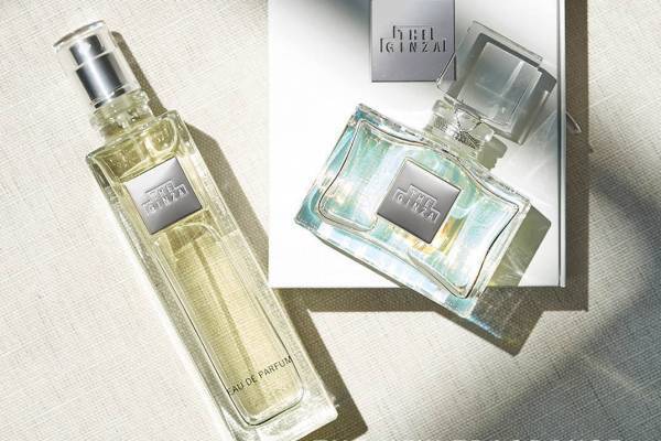 ザ・ギンザの日本限定フレグランス、銀座に咲き誇る"菩提樹の花"の香り×オーロラ仕上げのボトル