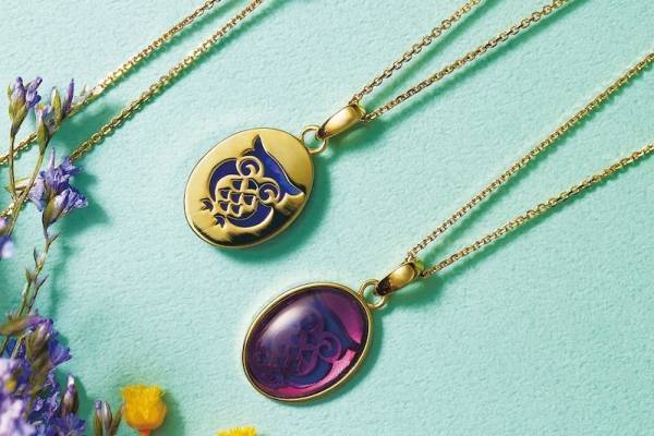 ヴァンドームブティックの“お守り”ペンダント、すずらんやフクロウの透かし模様×カラーストーン