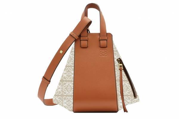 ロエベの新作バッグ、Lが重なる“アナグラム”を施したジャカードの「ハンモック」や「バルーン」