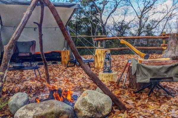 ネスタリゾート神戸"満天の星空"を楽しむ本格キャンプサイト「星の広場」直火や倒木の使用も