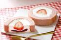 ローソンに「苺みるくロールケーキ」など全6種の新作いちごスイーツやベーカリー