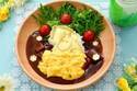 ムーミンカフェ“冬眠中のムーミン”着想の新作オムハヤシライス、ふわふわスクランブルエッグたっぷり