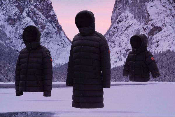 モンクレール“オールブラック”のメンズ＆ウィメンズダウンジャケット、サステナブル素材を全面に使用