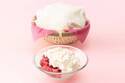 銀のぶどう「チーズケーキ かご盛り白らら」限定“春いちご”果肉＆ピューレをふわふわケーキに閉じ込めて