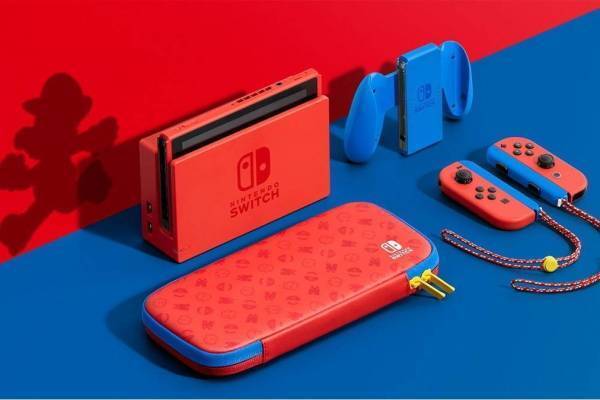 「ニンテンドースイッチ」にマリオモチーフの新色 - レッド×ブルーのバイカラー、キャリングケース付属
