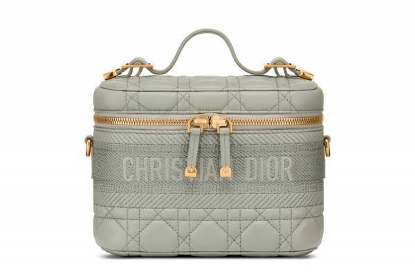 ディオールの「ヴァニティケース」“格子”モチーフの新作バッグ、「レディ ディオール」など