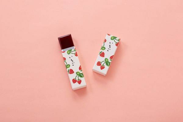 とらや春の和菓子"いちご&こし餡"の小形羊羹や桜の花型が浮かぶ羊羹、桜モチーフの生菓子も