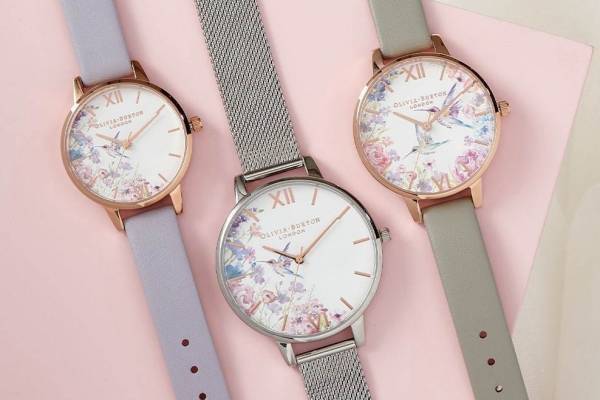 オリビア・バートン新作パステルカラーの“フラワーウォッチ”、ハチドリのモチーフを添えて