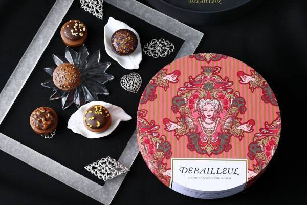 ドゥバイヨルのバレンタイン2021、“恋の物語”が着想のエレガントなBOXに二層の贅沢ショコラ