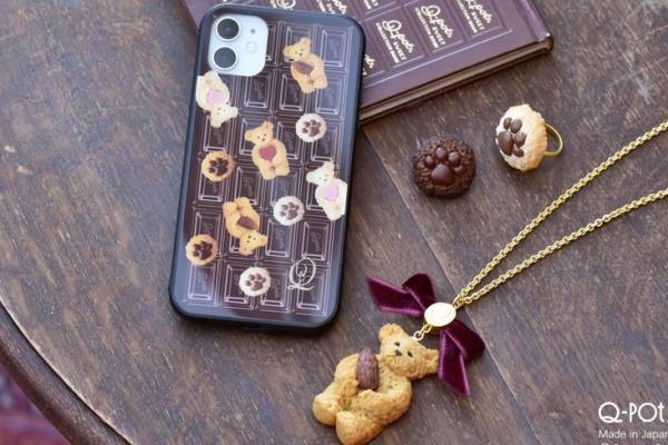 Q-pot.“テディベアクッキー”の板チョコiPhoneケース、ミッキーのスマホケース新サイズも