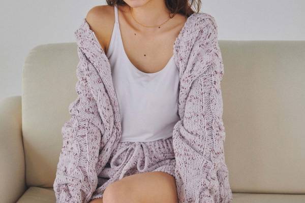 ジェラート ピケの“いちご”ルームウェア、つぶつぶMIXの苺ミルク色ニットや小粒苺のサテンパジャマ