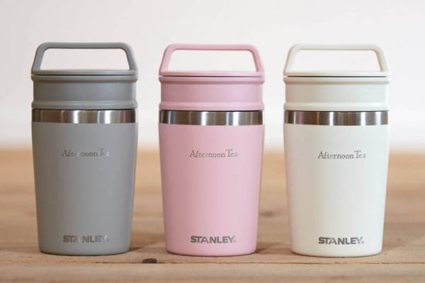アフタヌーンティー・リビング×スタンレーのコラボ真空マグ、ピンク・ホワイト・グレーの3色で