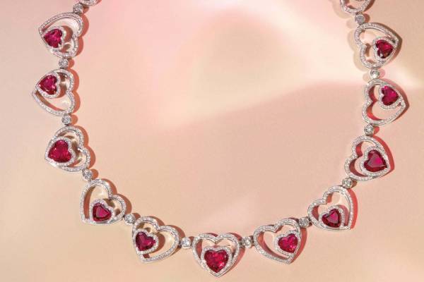 フレッドから映画『プリティ・ウーマン』着想の新作ネックレス - ハート型ルベライト×ダイヤモンド