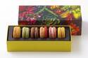 ピエール・エルメ・パリ“花に包まれる”2021年ホワイトデー限定マカロンボックス、金箔付きマカロンも