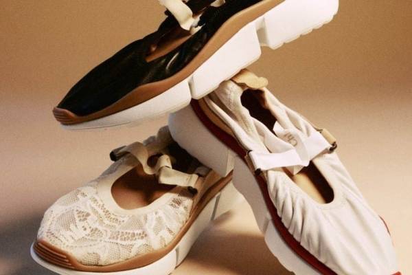 クロエ21年春新シューズ「ソニー バレリーナ」バレエシューズ×スニーカーのハイブリッド