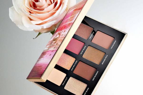 ボビイ ブラウン史上最高峰8色アイパレット、“マット×ジュレ”を重ねる透け感ローズゴールド