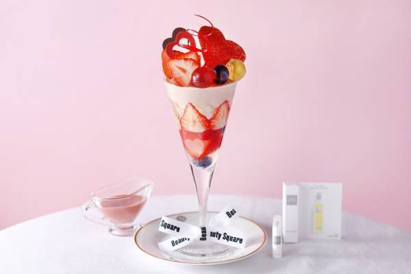 資生堂パーラー ザ・ハラジュク“ハートチョコ＆苺”の「バレンタインパフェ」温かチョコソースで味変も