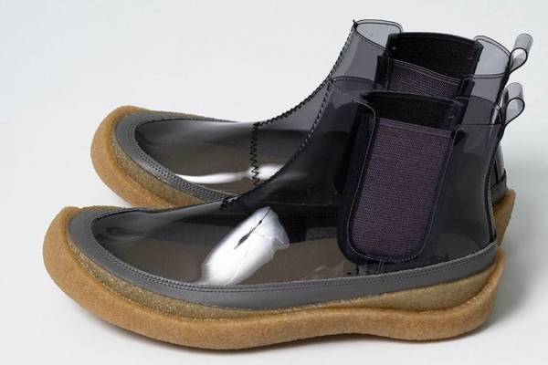 アンリアレイジ×スピングルムーヴの“クリア”シューズ、PVC＆レザーのブーツやウイングチップ