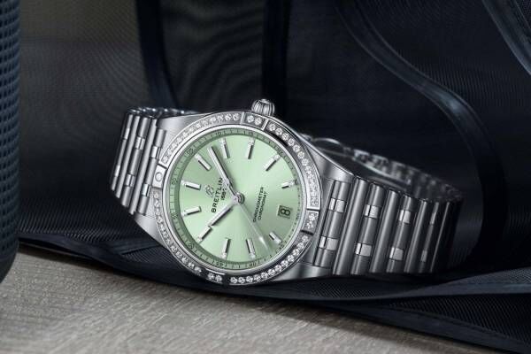 ブライトリングのアイコン腕時計「クロノマット」から初のレディスシリーズ、ダイヤルカラー豊富に