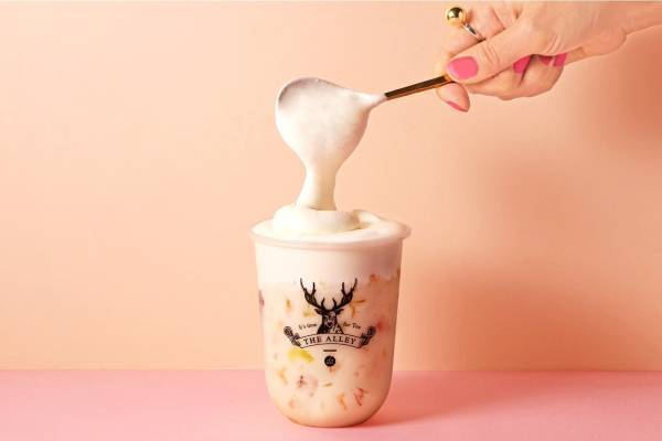 ジ アレイ春限定「チーズクリームメープルミルクティー」とろけるチーズクリームに白桃烏龍