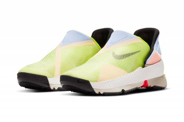 ナイキ“手を使わず着脱できる”スニーカー「ナイキ ゴー フライイーズ」体重をかけるだけで足にフィット