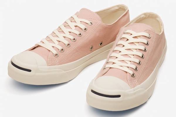 コンバース“ルイボス＆ブルーベリーで染めた”スニーカー「ジャックパーセル」