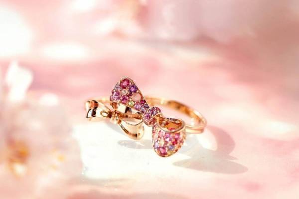 天然カラーストーンのジュエリーがギンザシックスに、“幻のアメジスト”などビズーのアクセサリー