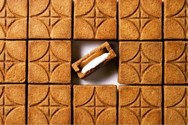 プレスバターサンドのホワイトデースイーツ、ホワイトチョコ×ラム酒の贅沢バターサンド