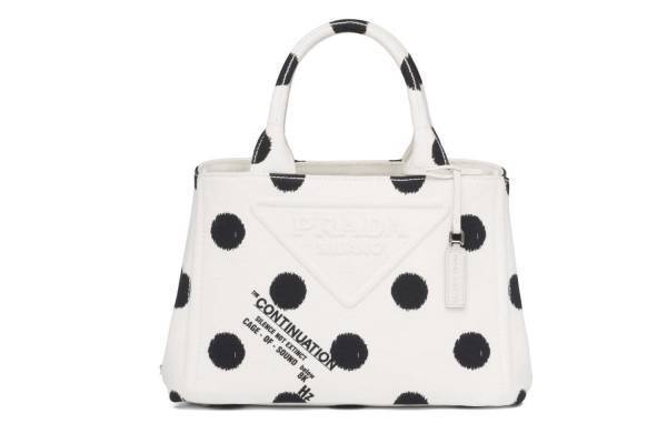 プラダがラフ・シモンズ加入後初シーズン、“ドット柄”バッグ＆スニーカーなど伊勢丹新宿店限定・先行販売