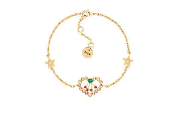 ディオール"ハート"モチーフのアクセサリーや"フラワー×鳥"模様のスカーフなど