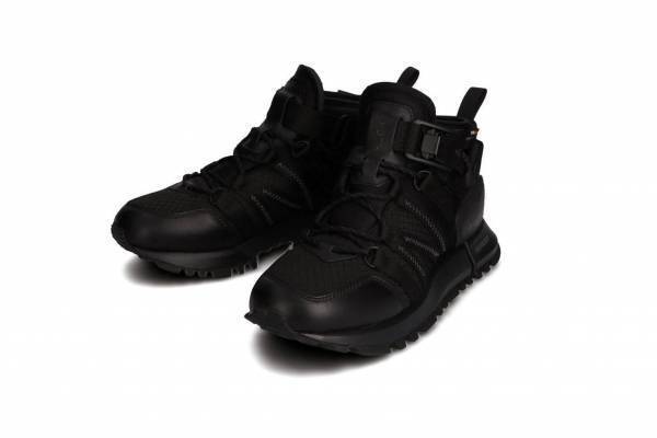 スノーピーク×東京デザインスタジオ ニューバランス、オールブラックスニーカーや高機能ソックス