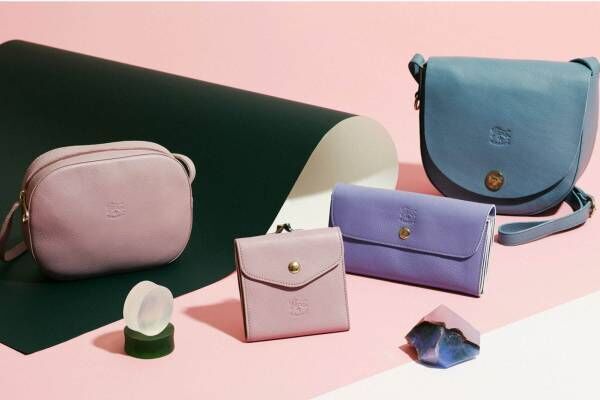 イル ビゾンテ“パステルカラー”のレザーバッグや財布、青空色＆くすみピンク＆ラベンダー