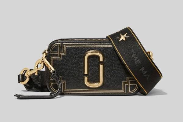 マークジェイコブスの新作バッグ「ザ スナップショット ギルディッド」ゴールドの箔プリントをプラス