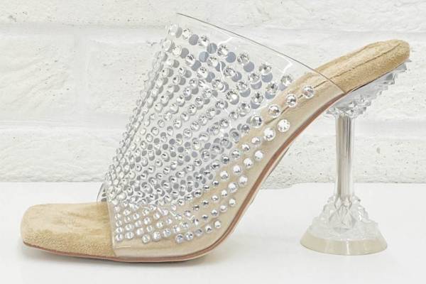 ジェフリーキャンベル「バネヒール」ミュール、キラキララインストーンが輝くクリアシューズも