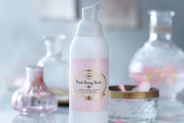SABONから“ローズ香る”ホイップ洗顔「フレッシュフォーミーウォッシュ」ふわふわ泡で導く滑らかな肌