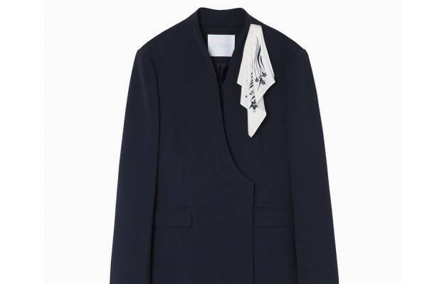 マメ・黒河内真衣子が「長野県立美術館」ユニフォームを制作、ブランド10周年の単独展覧会も