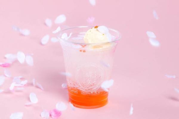 梅体験専門店「蝶矢」“満開に咲く桜”のような春ドリンク「梅桜クリームソーダ」苺クランチ入り