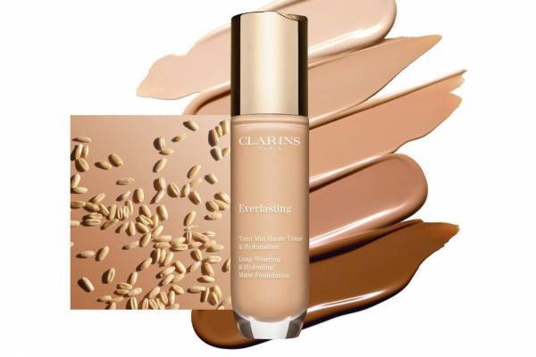 クラランス21年夏ベースメイク、ブランド史上最高に“ナチュラルマット”な新ファンデーション