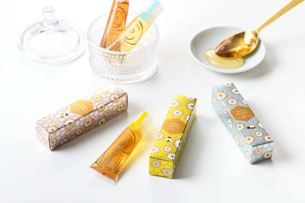 あめやえいたろう“リップグロス”型「みつあめ ハニーリップ」爽やかハニーレモンやあまおうフレーバー