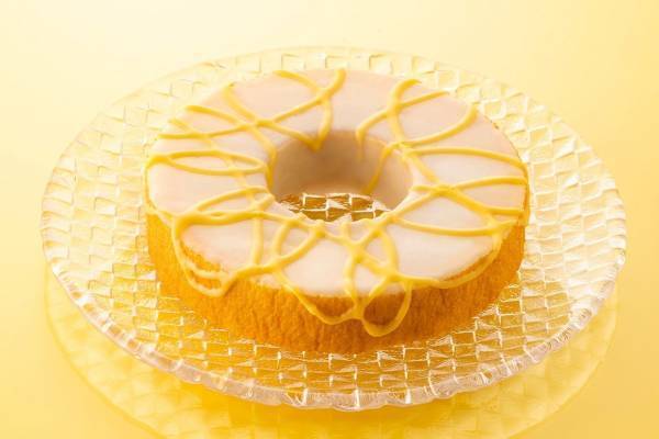ねんりん家“レモンフォンダンがけ”限定バームクーヘン、地中海レモンの甘酸っぱい味わい