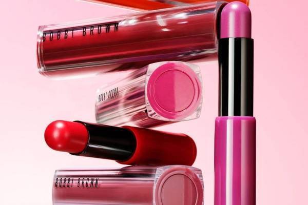 ボビイ ブラウンの“一目惚れリップ”フルーツオイルたっぷり、ベリー＆アップル色のふっくら唇に