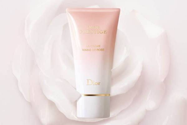 ディオール プレステージから“ほのかなバラの香り”に包まれる新ハンド クリーム、ネイルケア効果も