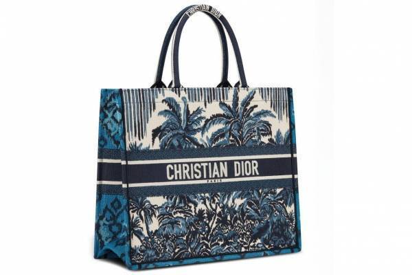 ディオール“パームツリー”刺繍の「ブックトート」バッグやスニーカー、伊勢丹新宿店で限定ストアも