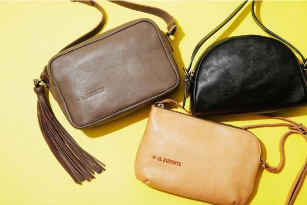 イル ビゾンテ“ミニマルロゴ”のバッグ&ウォレット、ブラックやグレーのなめらかレザー