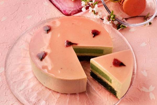 クリオロの桜スイーツ、“花びら舞い落ちる”「さくら抹茶」「さくら苺」ケーキ