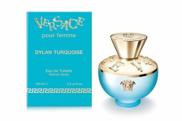 ヴェルサーチェ新フレグランス「ディラン ターコイズ」“海辺の風景”着想のジャスミンやグァバの香り