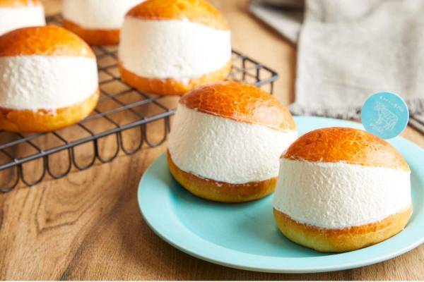 生クリーム専門店ミルク初の「ベーカリー」大阪・なんばシティに、生クリームパンなど全4種