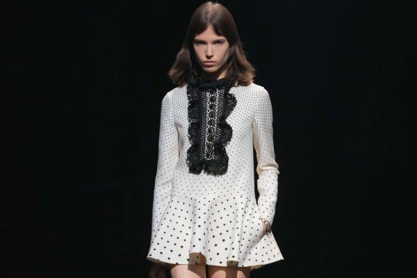 ヴァレンティノ 2021年秋冬ウィメンズコレクション - 裂け目──ドラマティックなコントラスト