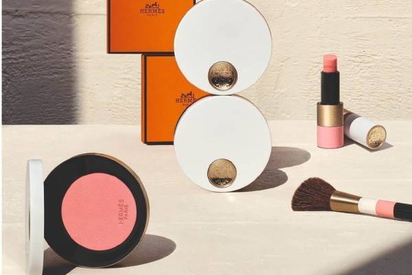 エルメス初のチーク〈ローズ・エルメス〉シルクのように輝くピンク色、新マットリップ＆ブラシも