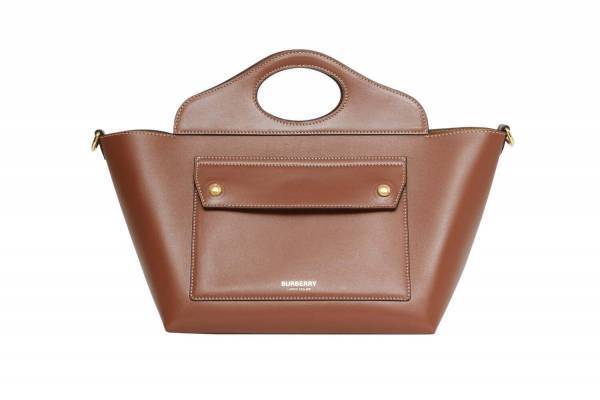 バーバリーの新作「ソフトポケットトート」柔らかなカーフの台形バッグ、アーチ状の「オリンピアバッグ」も